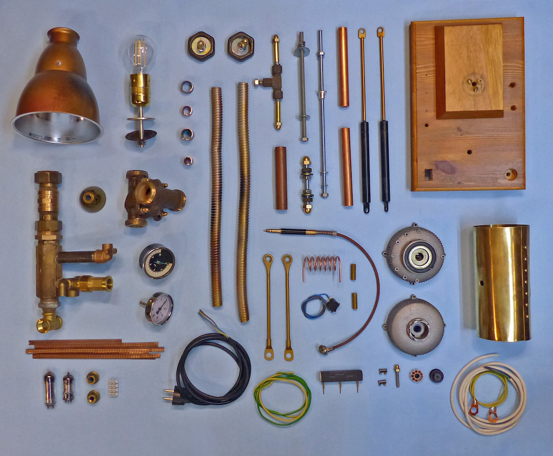 Steampunk Lamp 98 parts.jpg